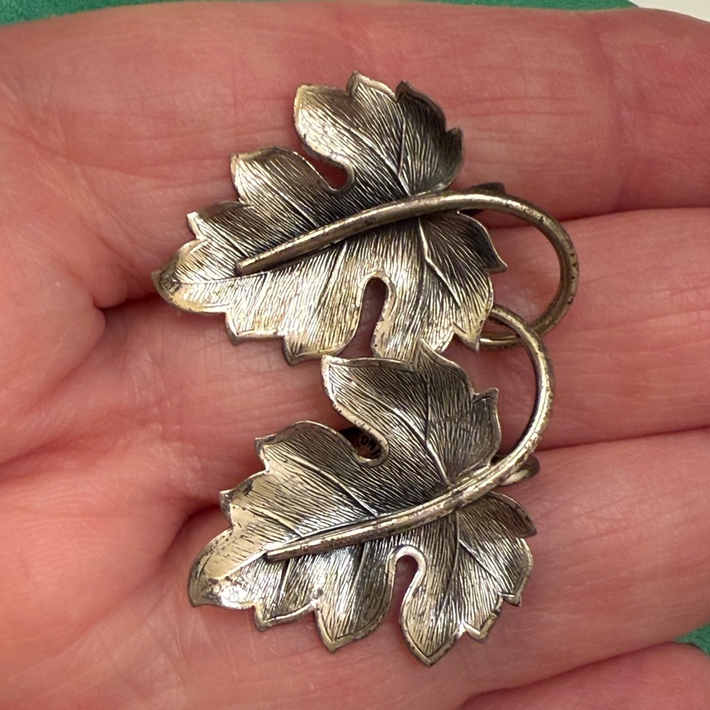 Danecraft sterling silver grape? Leaf clip on vintage earrings